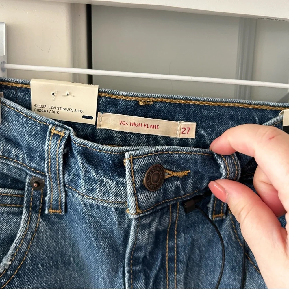 Levi’s 70’s High Flare Jeans - Picture 5 of 6